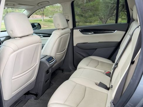 Used 2021 Cadillac XT6 Premium Luxury FWD image 13