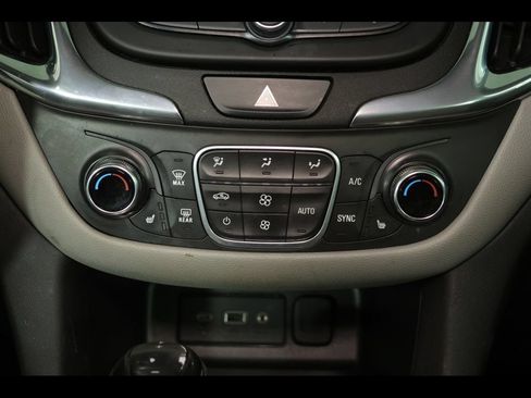 Used 2020 Chevrolet Equinox LT AWD/4WD image 13
