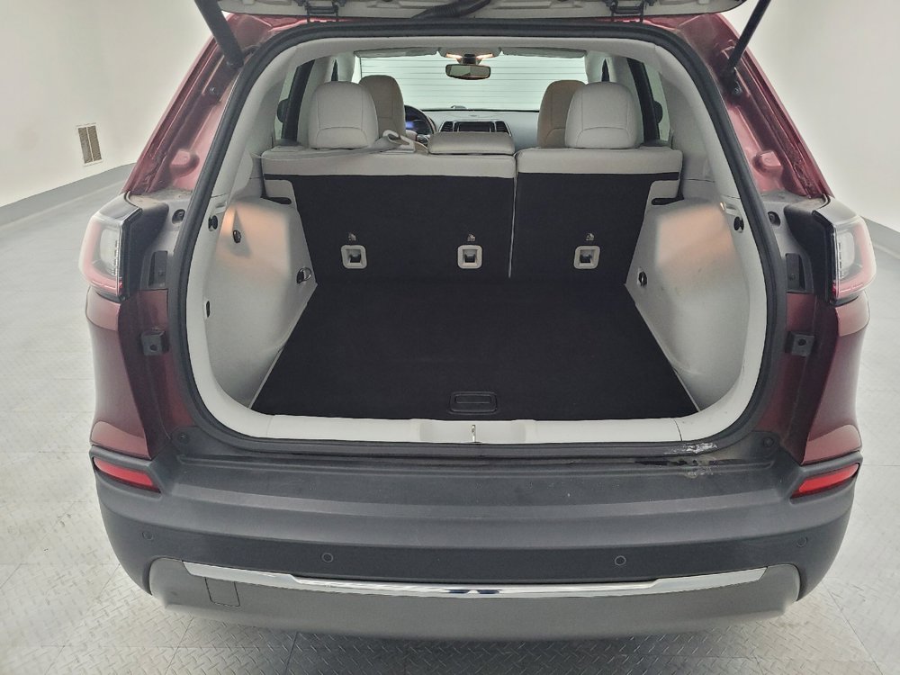 Used 2019 Jeep Cherokee Limited FWD image 29