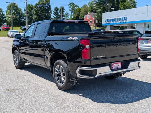 Used 2023 Chevrolet Silverado 1500 LT AWD/4WD image 5