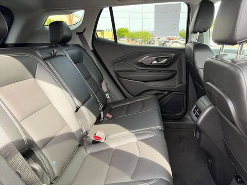 Used 2023 GMC Terrain SLT FWD image 14