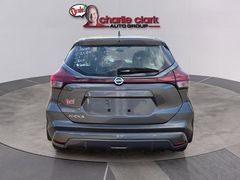 Used 2021 Nissan Kicks S FWD image 5