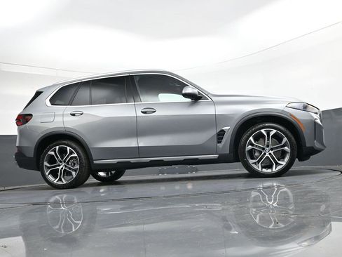 Used 2026 BMW X5 xDrive40i w/ Climate Comfort Package image 26