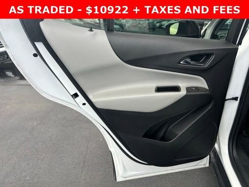 Used 2020 Chevrolet Equinox LS w/ LS Convenience Package image 13