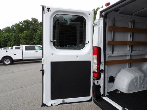 Used 2025 RAM ProMaster 2500 w/ U-Haul Equipment Group FWD image 40