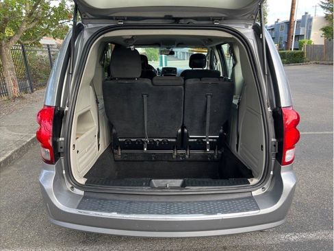 Used 2016 Dodge Grand Caravan American Value Package w/ UConnect Hands-Free Group image 16