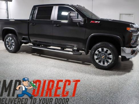 Used 2024 Chevrolet Silverado 2500 LT w/ Texas Edition AWD/4WD image 6