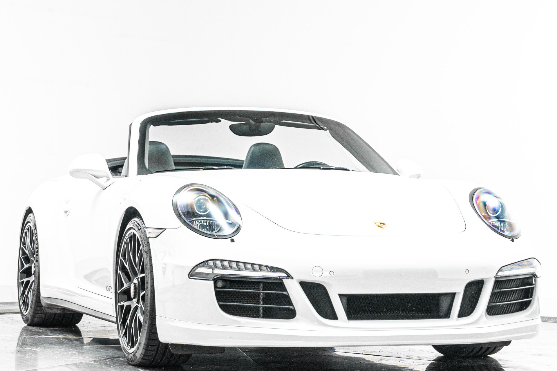 Used 2015 Porsche 911 Carrera GTS RWD image 3