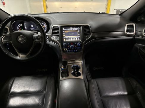 Used 2017 Jeep Grand Cherokee Limited AWD/4WD image 10
