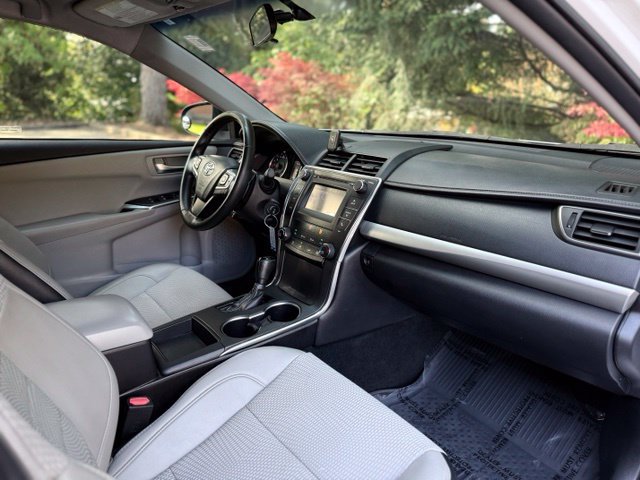 Used 2016 Toyota Camry SE FWD image 15