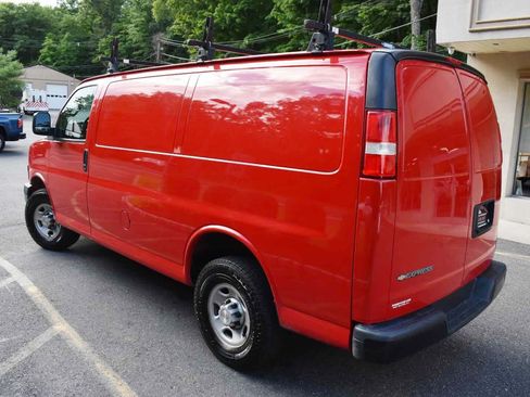 Used 2020 Chevrolet Express 2500 RWD image 6