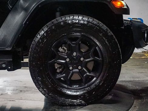 Used 2023 Jeep Wrangler Unlimited w/ 8.4" Radio Group image 6