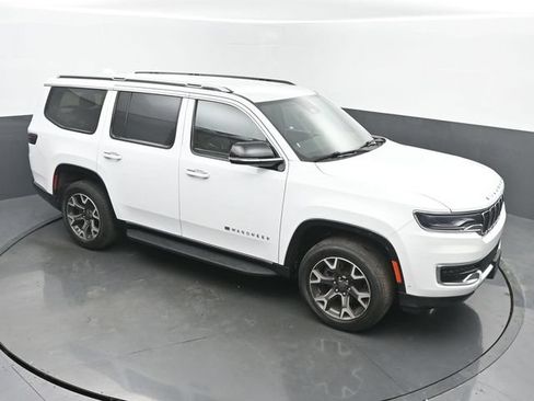 Used 2023 Jeep Wagoneer Series III w/ Preferred Equipment Group AWD/4WD image 44