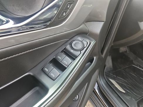 Used 2023 Chevrolet Traverse LT FWD image 12