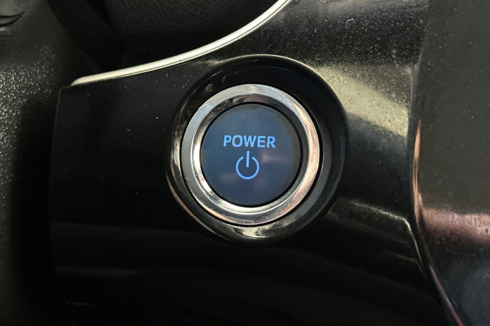 Used 2018 Toyota Prius Three Touring FWD image 24