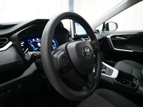 Used 2024 Toyota RAV4 XLE AWD/4WD image 8