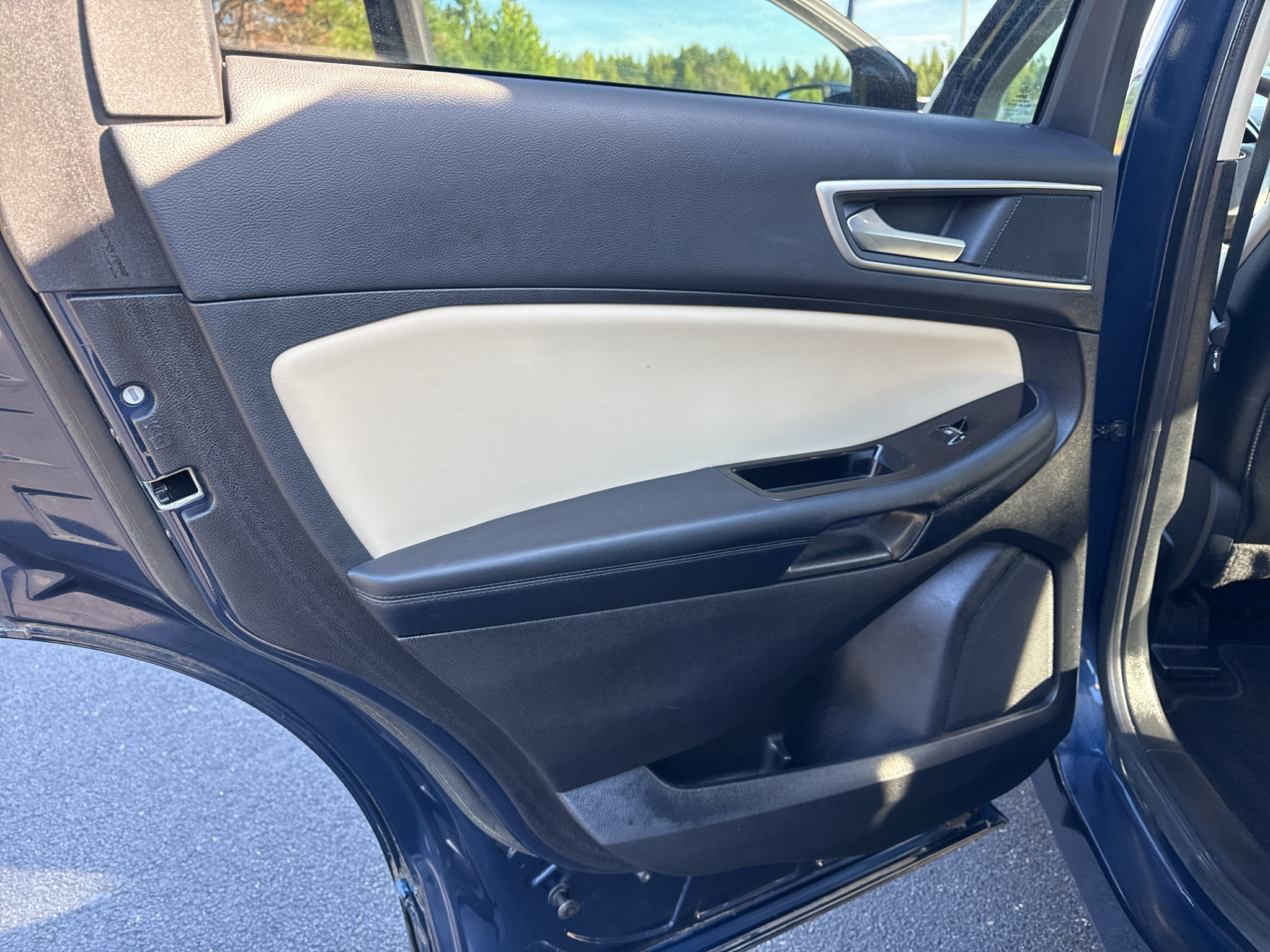 Used 2017 Ford Edge SEL w/ Equipment Group 201A FWD image 11