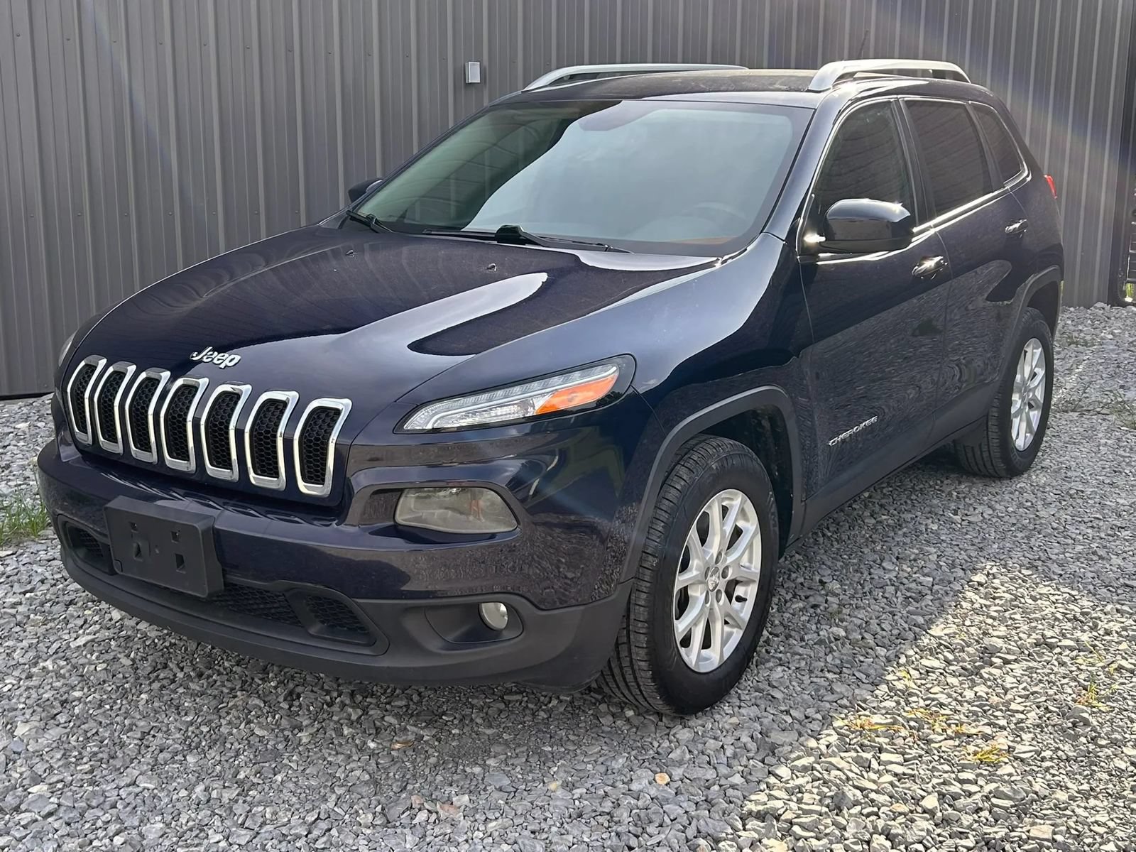 Used 2015 Jeep Cherokee Latitude w/ Comfort/Convenience Group AWD/4WD image 1