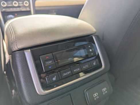 Used 2019 Subaru Ascent Limited AWD/4WD image 18