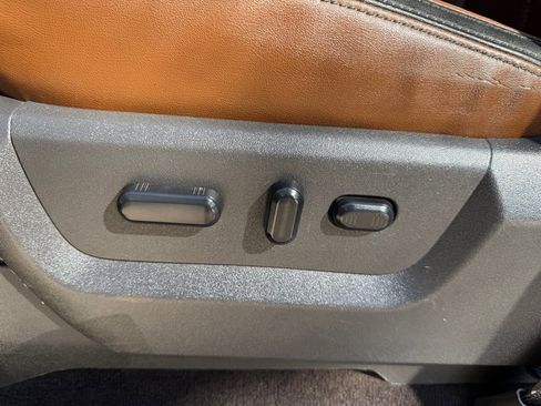 Used 2014 Ford F250 Platinum w/ FX4 Off-Road Package image 20