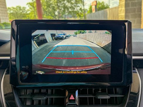 Used 2024 Toyota Corolla LE FWD image 14