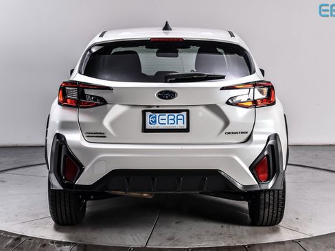 Used 2024 Subaru Crosstrek 2.0i image 5
