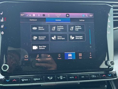 Certified 2025 Jeep Wagoneer Series II w/ Convenience Group I AWD/4WD image 35