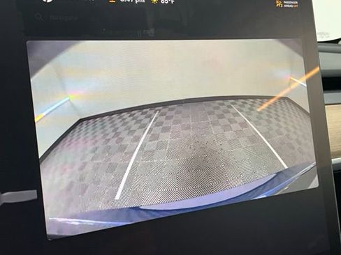 Used 2023 Tesla Model 3 Standard Range image 5