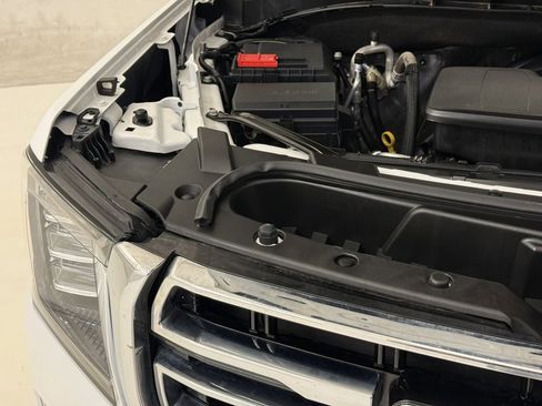 Used 2024 GMC Yukon XL SLT image 5