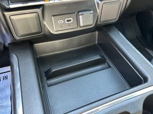 Used 2022 Chevrolet Silverado 1500 RST w/ Z71 Off-Road Package AWD/4WD image 31