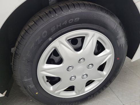 Used 2018 Chevrolet Cruze LS image 31