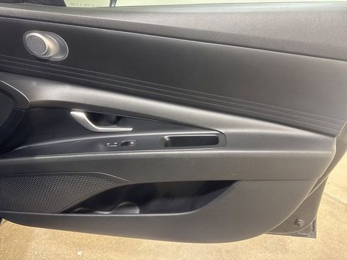 Used 2023 Hyundai Elantra SEL FWD image 25