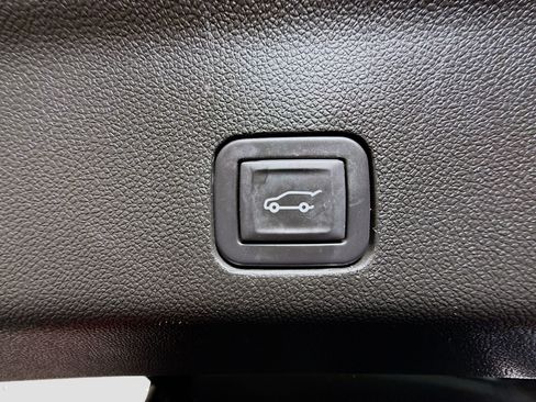 Used 2023 GMC Yukon Denali image 42