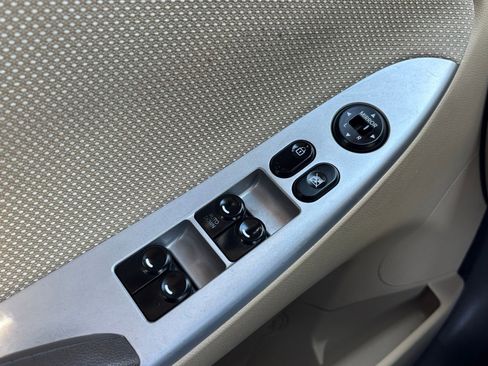 Used 2013 Hyundai Accent GLS FWD image 15