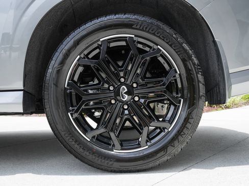 Certified 2026 INFINITI QX80 4WD w/ Sport Exterior Package image 28