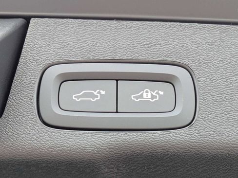 New 2026 Volvo XC60 B5 Ultra w/ Protection Package Premier AWD/4WD image 16