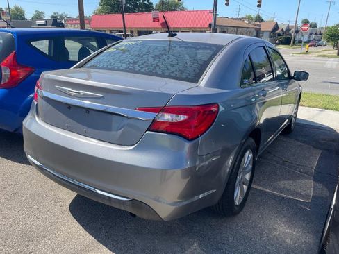Used 2013 Chrysler 200 Touring image 5