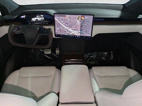 Used 2022 Tesla Model X image 16