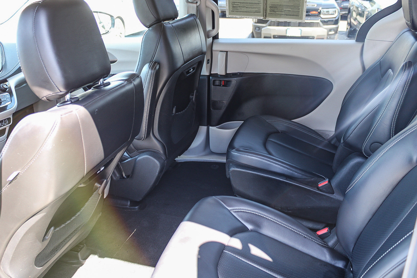 Used 2024 Chrysler Pacifica Limited FWD image 20