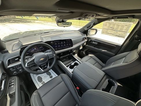 New 2026 Chevrolet Suburban Premier image 15