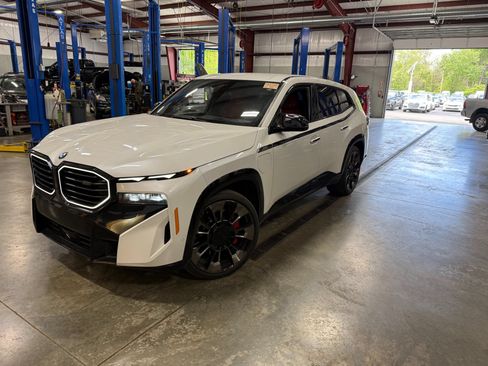 Used 2023 BMW XM AWD/4WD image 2