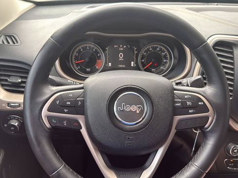 Used 2015 Jeep Cherokee Latitude w/ Trailer Tow Group FWD image 14
