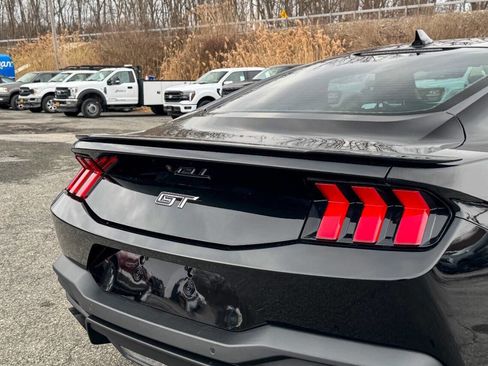 Used 2024 Ford Mustang GT Premium image 19