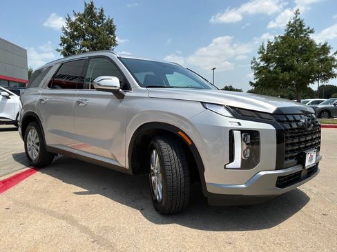 Used 2025 Hyundai Palisade SEL FWD image 4