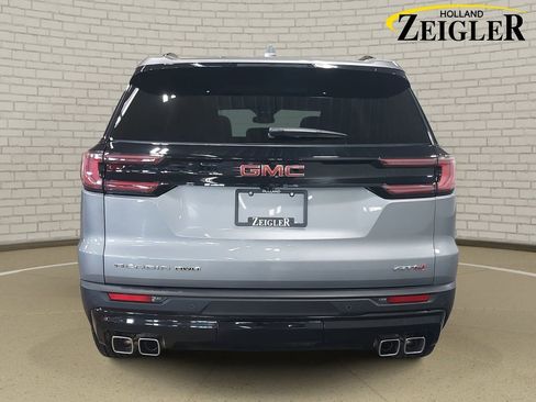 Used 2025 GMC Acadia AT4 w/ Luxury Package AWD/4WD image 6