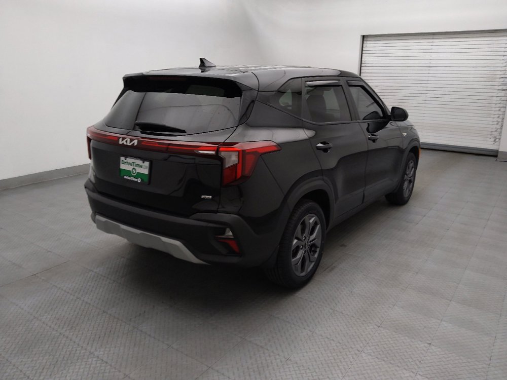 Used 2024 Kia Seltos LX AWD/4WD image 9