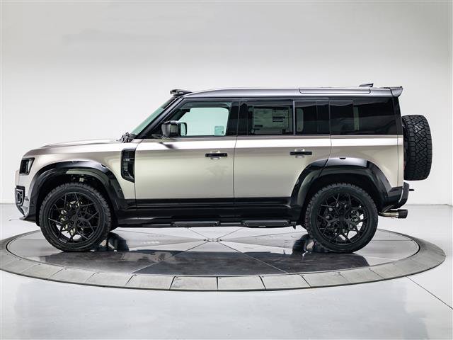 New 2026 Land Rover Defender 110 X-Dynamic SE AWD/4WD image 2