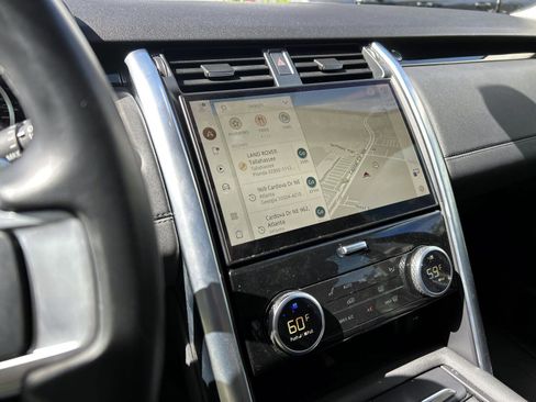 Used 2023 Land Rover Discovery S image 17