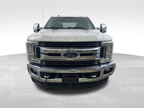 Used 2017 Ford F250 XLT w/ XLT Premium Package image 9