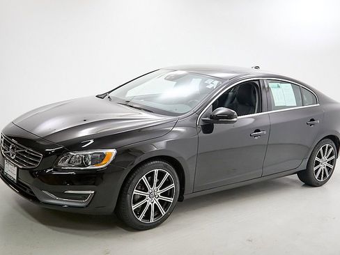 Used 2017 Volvo S60 T5 Inscription Platinum w/ Climate Package image 6